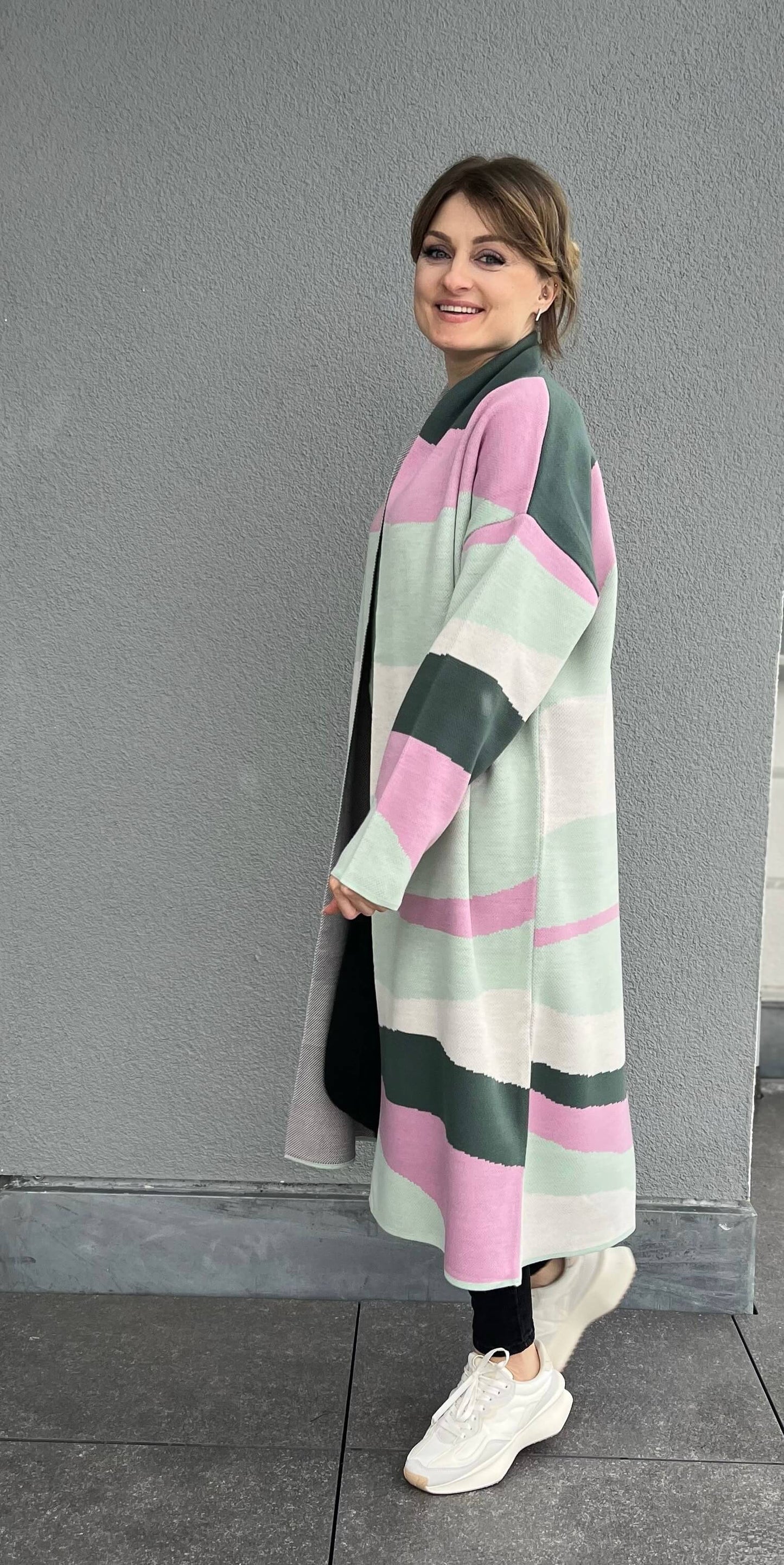 Die helle Strickjacke
