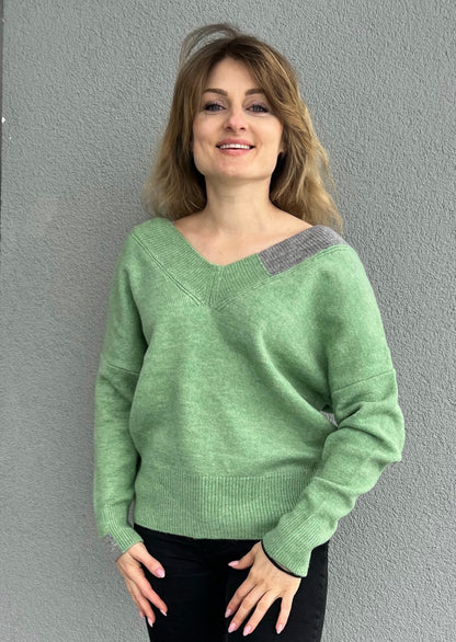 Grüner Pullover aus hochwertiger Strickware