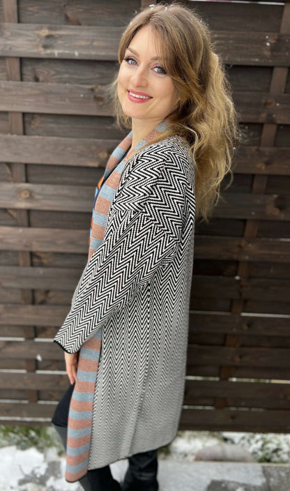 Die farbenfrohe  Strickjacke
